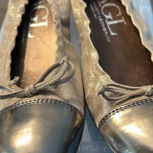 AGL Gold Suede bow ballet flats size 39/US 9